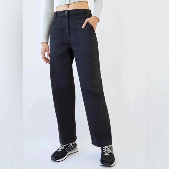 Aritzia Wilfred Free Modern Utility Pant Women's Size 2 in Black - Picture 1 of 8